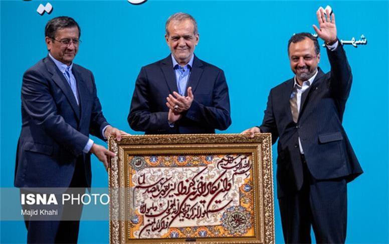وزیر اقتصاد:
رفع فقر جزو اولویت‌هاست