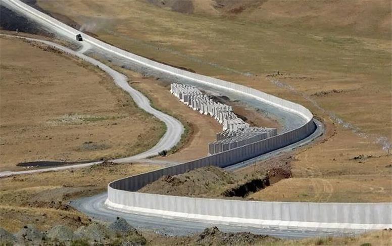 بیش از ۱۰ کیلومتر دیوار در مرز ایران و افغانستان کار گذاشته شد