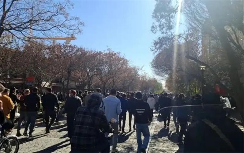 گزارش میدانی ستاره صبح از اعتراضات بازاریان تهران