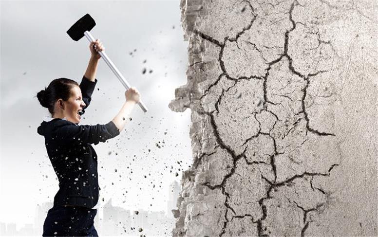 هنر ایستادن وقتی زمین می‌لرزد