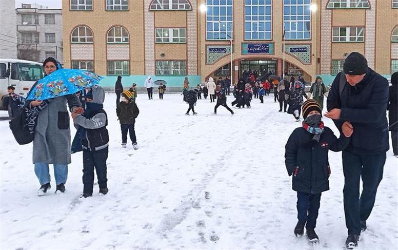 خسارت تعطیلی مراکز آموزشی و آموزش آنلاین/ آموزش مجازی سقوط سطح سواد برای نسل آینده است