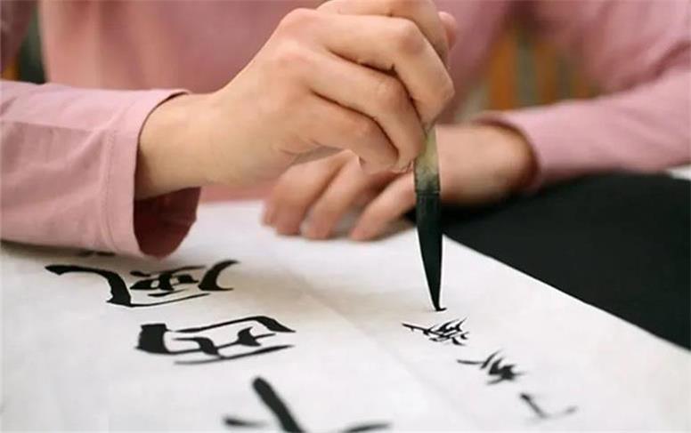 فریادهای آرام در جامعه منضبط