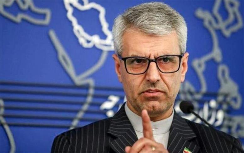 سخنگوی وزارت خارجه: با عمان برای تدوین سازوکار جدید تنگه هرمز در حال مذاکره هستیم/ اماراتی‌ها از اتفاقاتی که در دو سه ماه اخیر افتاد، درس بگیرند