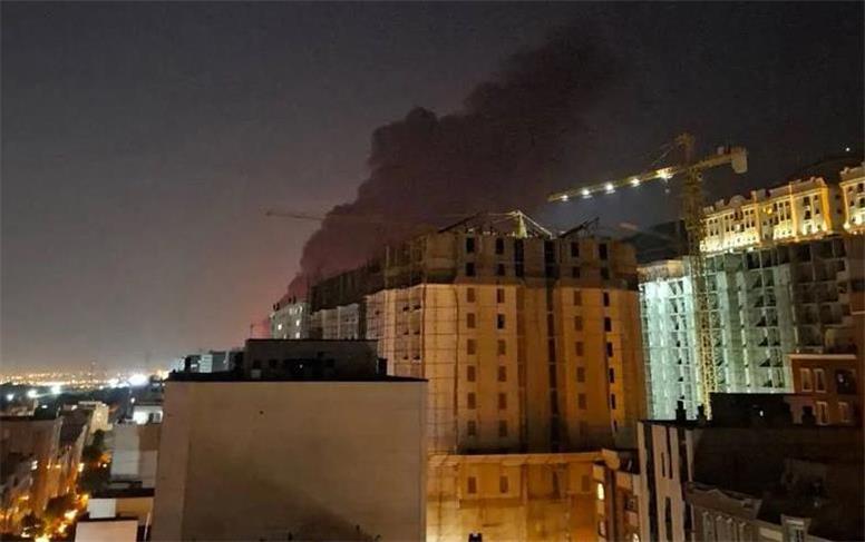 خبر فوری | ستون دود برخاسته از حمله یه انبار نفت در غرب تهران