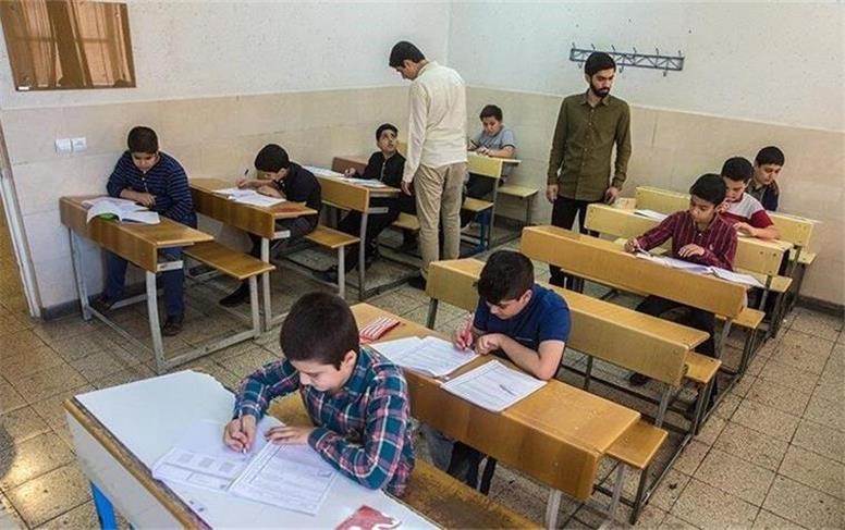 والدین زیر فشار شهریه های سنگین مدارس