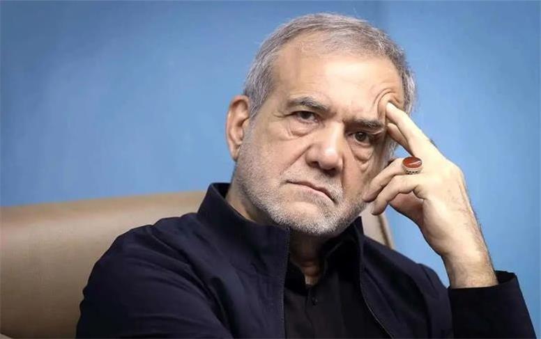 پزشکیان: بدجوری گیریم؛ از روزی که آمدیم، همش مصیبت می‌بارد و دست بردار هم نیست؛ تا می‌خواهیم به یک ساحل برسیم یکی دیگر می‌آید