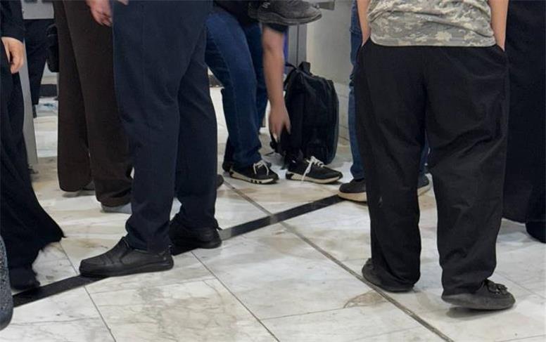 اهانت به زائران ایرانی با درآوردن کفش در فرودگاه بغداد