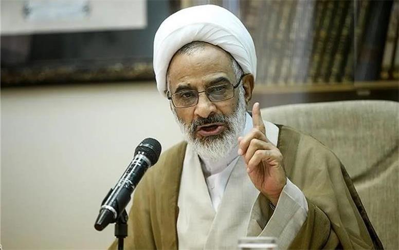 حاجی‌صادقی: شهید می‌دهیم اما حاکمیت و نظام ولایی‌مان را نمی‌دهیم