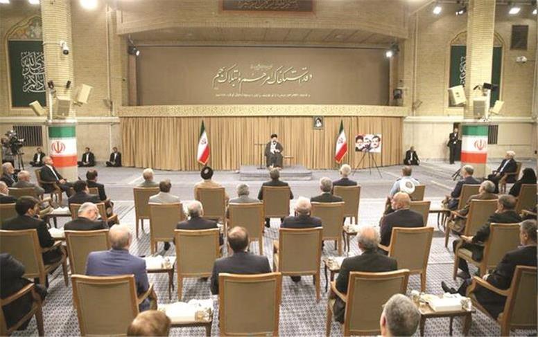 رهبر انقلاب: حالت «نه جنگ نه صلح» برای کشور ضرر و خطر دارد