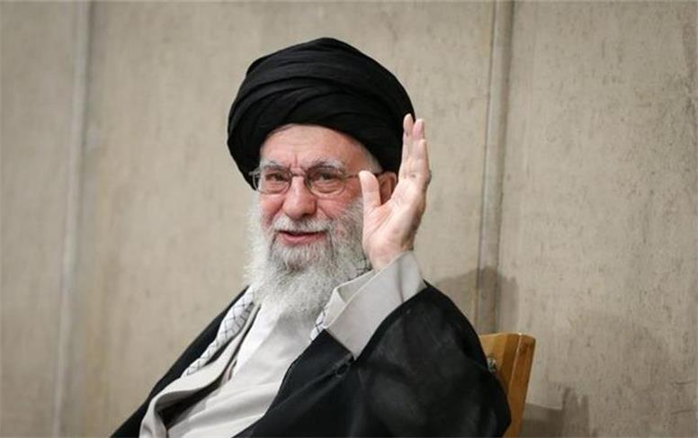 کسانی که می گویند «چرا با آمریکا مذاکره مستقیم و مسائل را حل نمی‌کنید» ظاهربین هستند