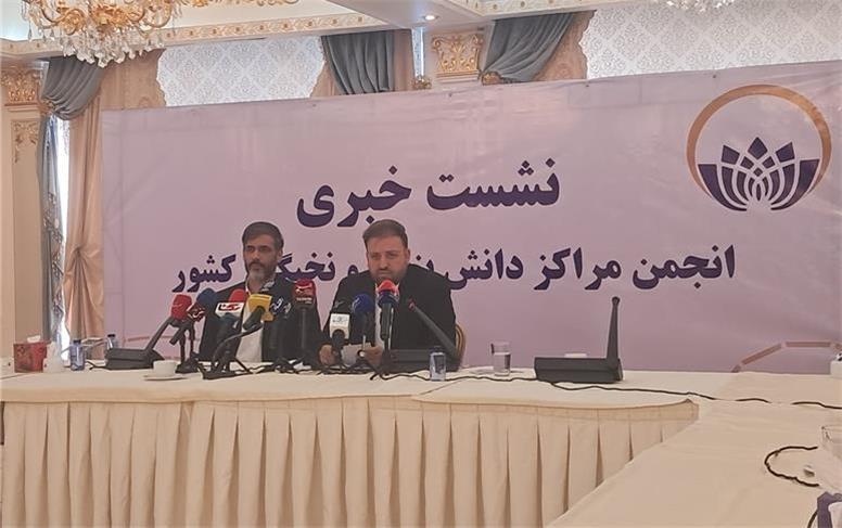 کسی که بتواند در این وضعیت نابسمان اقتصادی زندگی کند نخبه است