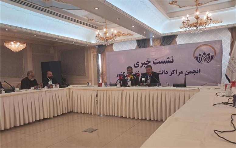 آینده ایران در دست نخبگان کشور خواهد بود
