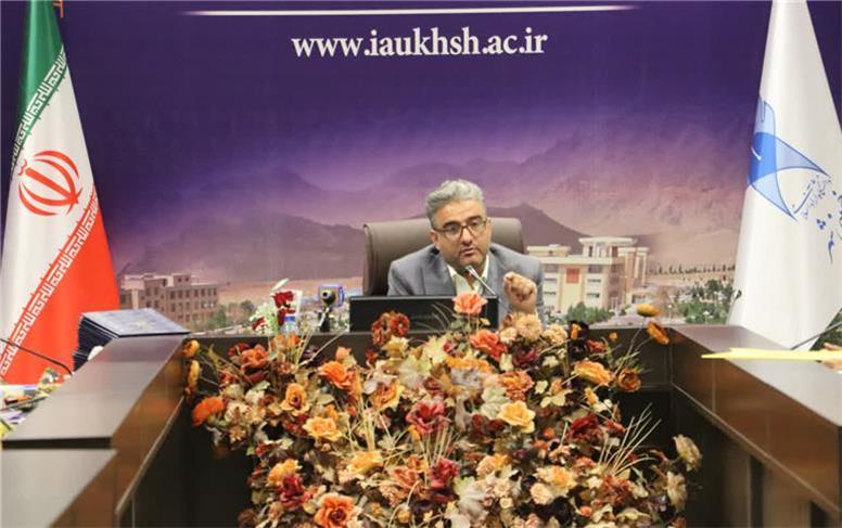دانشگاه آزاد اسلامی خمینی‌شهر؛ صعود به قله آموزش عالی با پیوند علم، صنعت و کارآفرینی
