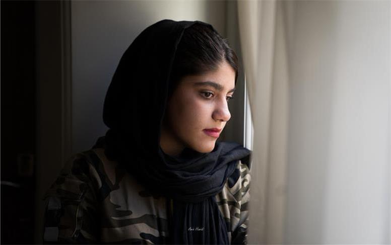بازگشت جنجالی عسل سینه سپهر؛ از سکوت دوساله تا ایستادن مقابل ستارگان بزرگ سینما