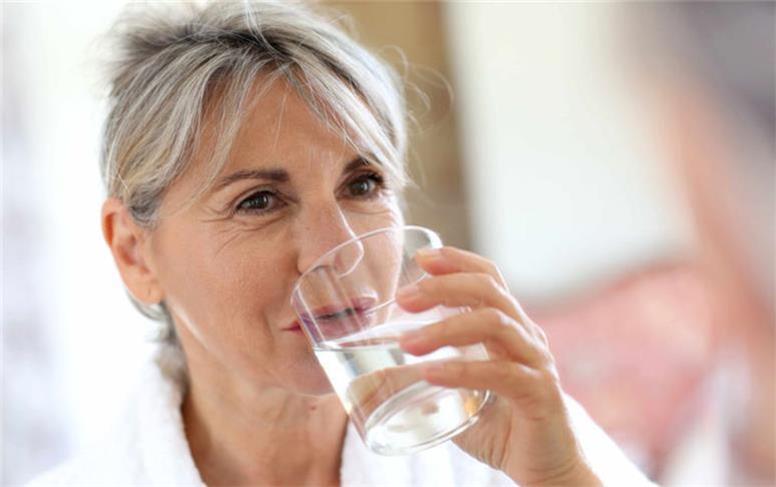 کم آبی بدن چه تاثیری بر فشار خون دارد؟
