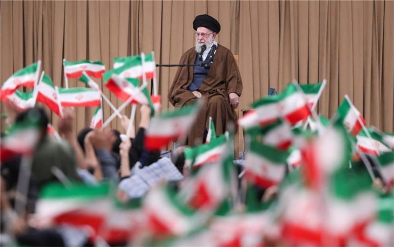 رهبر انقلاب: اختلاف ایران و آمریکا ذاتی است