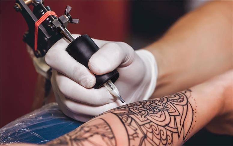 بدن به‌مثابه بوم هویت؛ رواج تتو و پیرسینگ