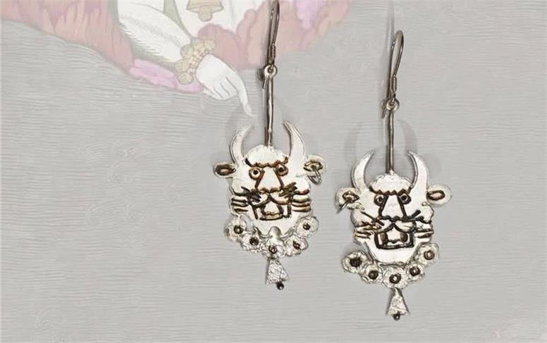 وقتی «شاهنامه» در دل زیورآلات زنان جا می گیرد