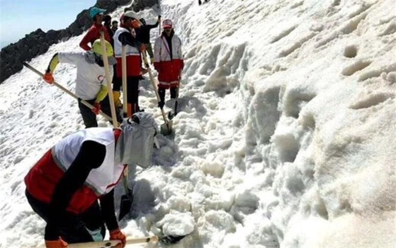 تصویر بی‌جان بانوی کوهنورد ایرانی در ارتفاعات دماوند؛ طاهره حاصلی آسمانی شد