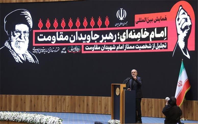 من با رهبر شهید وداع نکرده و نخواهم کرد