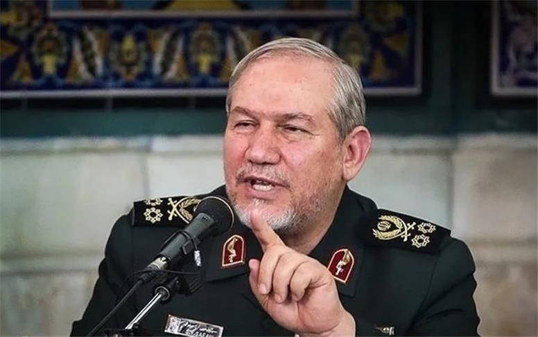 سرلشکر صفوی: باید مراقب مسائل داخلی‌مان باشیم و ملت خود را راضی نگه داریم