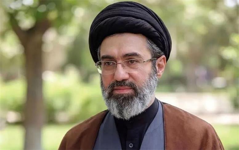 پیام رهبر انقلاب: انتقام خون رهبر شهید را به طور حتمی از قاتلین ایشان می‌گیریم؛ ما باشیم یا نه، این امر تحقق می‌یابد