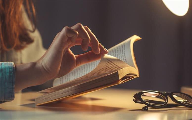چرا بعضی کتاب‌ها را نمی توان زمین گذاشت؟