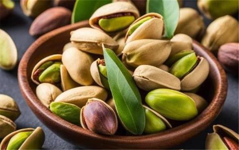 رنگ مغز پسته چه چیزی درباره کیفیت آن می‌گوید؟