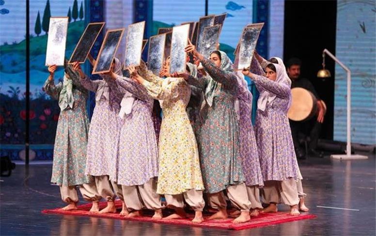 جایزه «سرو هنر»؛ آینه‌ای برای هنر یزد؛ روایت علیرضا تابش از افتتاحیه ی نخستین دوره ی جایزه ی «سرو هنر»