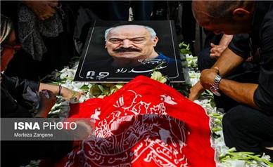 گزارش تصویری | تشییع و خاکسپاری سعید راد با پرچم پرسپولیس