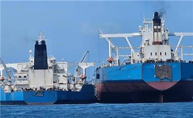 ۲ نفتکش توقیف شده در آب‌های مالزی آزاد شدند