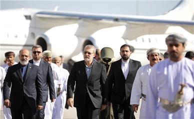 علی لاریجانی حامل پاسخ ایران به آمریکا؟