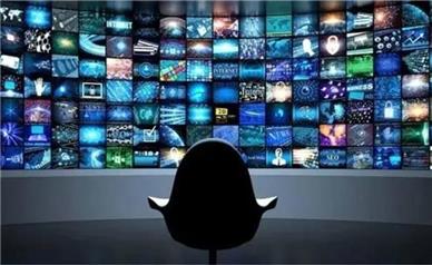 سلطه رسانه بر سیاست از نگاه نظریه‌پردازان