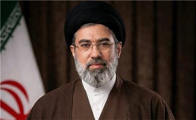 آیت‌الله سید مجتبی خامنه‌ای رهبر جمهوری اسلامی ایران شدند