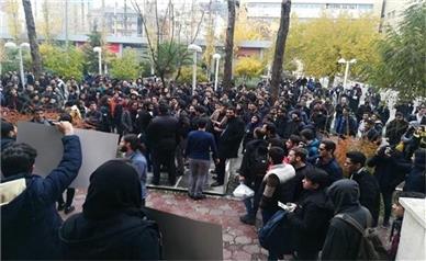 نسل پرسشگر، ساختار مردد؛ روایت اعتراضات اخیر در دانشگاه‌ها