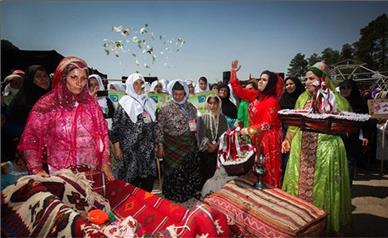 نقش جشنواره‌های محلی در توسعه گردشگری