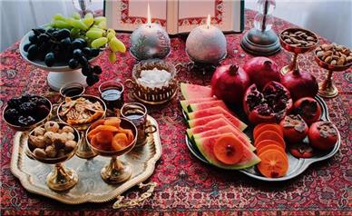چطور میز شب یلدا را امسال خاص‌تر بچینیم؟