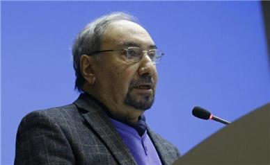 ما از تاریخ درس نمی‌گیریم