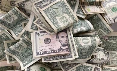 قیمت دلار امروز سه‌شنبه ۲۷ آبان ۱۴۰۴؛ دلار ریخت؟