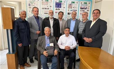 حضور سید هادی خامنه ای و برخی معاریف خراسانی در دفتر روزنامه ستاره صبح + تصاویر