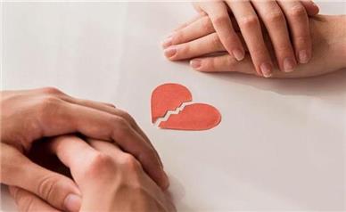 نشانه‌های سردی در زندگی مشترک و روش‌های تقویت محبت میان زوجین