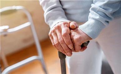 هشدار! چه افرادی در خطر ابتلا به پارکینسون قرار دارند؟