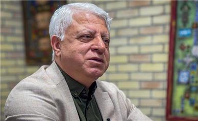 فیاض زاهد: داشتن اینترنت آزاد، حق همه است/ روزنامه‌نگار بی‌شرف نیست که برای ندادن پول وی‌پی‌ان، به جایی تعهد بدهد!