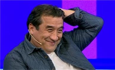 بی ادبی یا سوتی سهوی خداداد عزیزی در تلویزیون؟