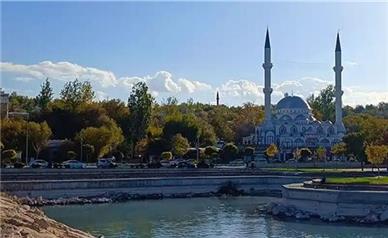 سفر به وان با تور خوبه یا شخصی؟ مقایسه مزایا و معایب