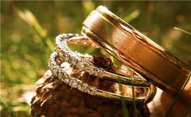 چرا انگشتر طلا دست را سیاه می‌کند؟