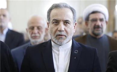 هشدار عراقچی به آمریکا: اگر می‌خواهید در امان باشید بهتر است منطقه را ترک کنید
