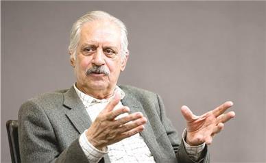 تنگه هرمز برگ برنده توافق / ارتباط با روسیه و چین نمی‌تواند نیاز ۹۰ میلیون ایرانی را تأمین کند