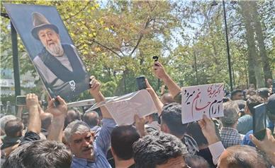 تشییع پیکر اکبر عبدی در تالار وحدت | گزارش تصویری ستاره صبح