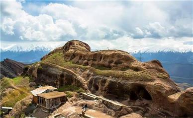 تور ۱۲۰ نفره بازدید از قلعه الموت به مناسبت ثبت جهانی